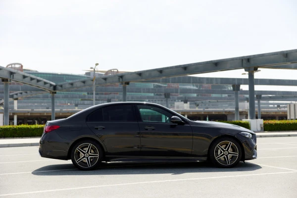  Black Mercedes C200 Photo 