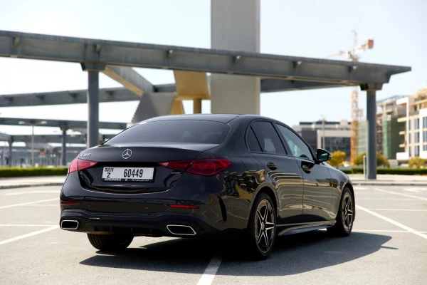  Black Mercedes C200 Photo 