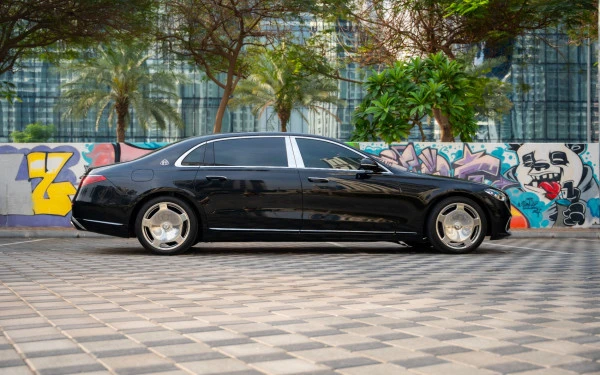  Black Mercedes Maybach S580 Photo 