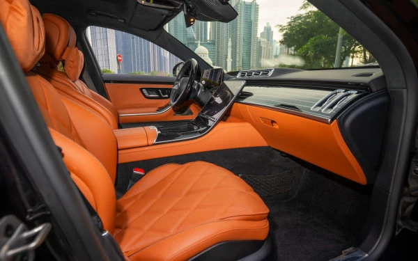  Black Mercedes Maybach S580 Photo 