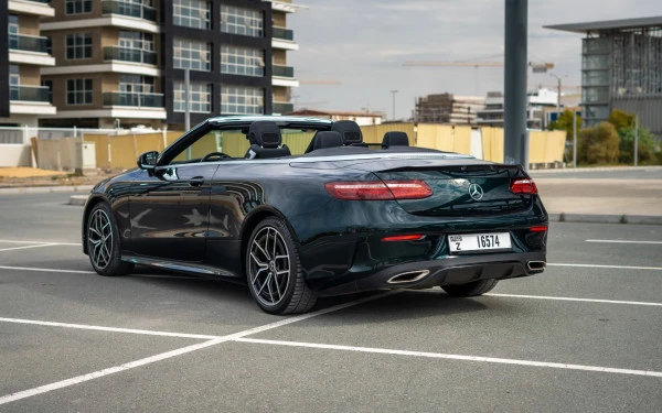  Green Mercedes E200 Cabrio Photo 