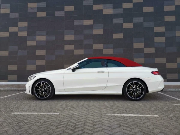  White Mercedes C200 Convertible Photo 