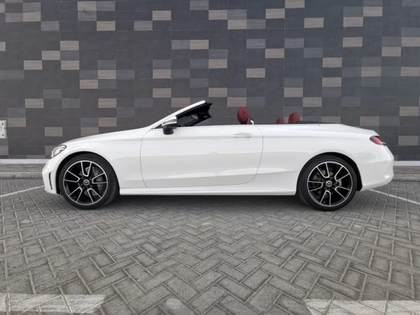 White Mercedes C200 Convertible Photo 