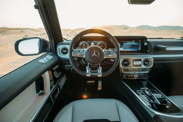  White Mercedes G63 AMG Photo 