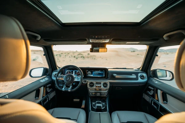  White Mercedes G63 AMG Photo 