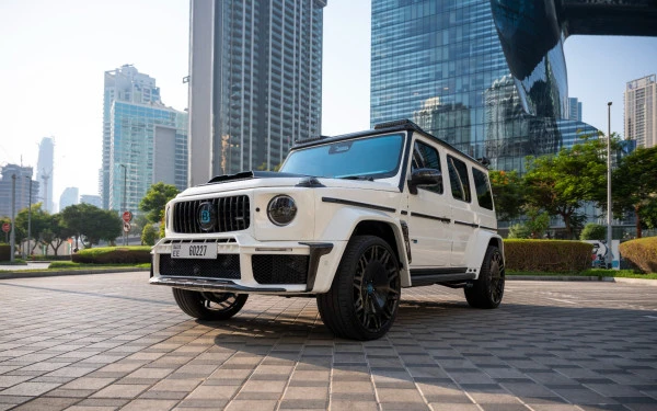  White Mercedes G63 Brabus Kit Photo 