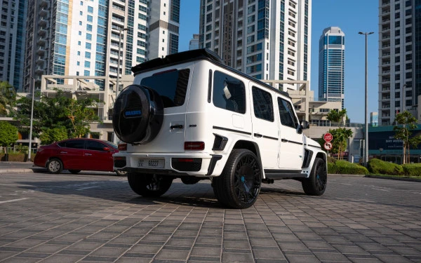  White Mercedes G63 Brabus Kit Photo 