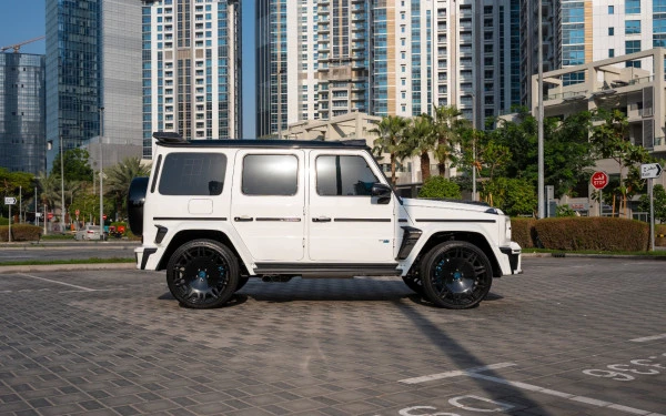  White Mercedes G63 Brabus Kit Photo 