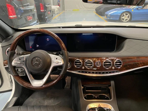  White Mercedes S Class Photo 